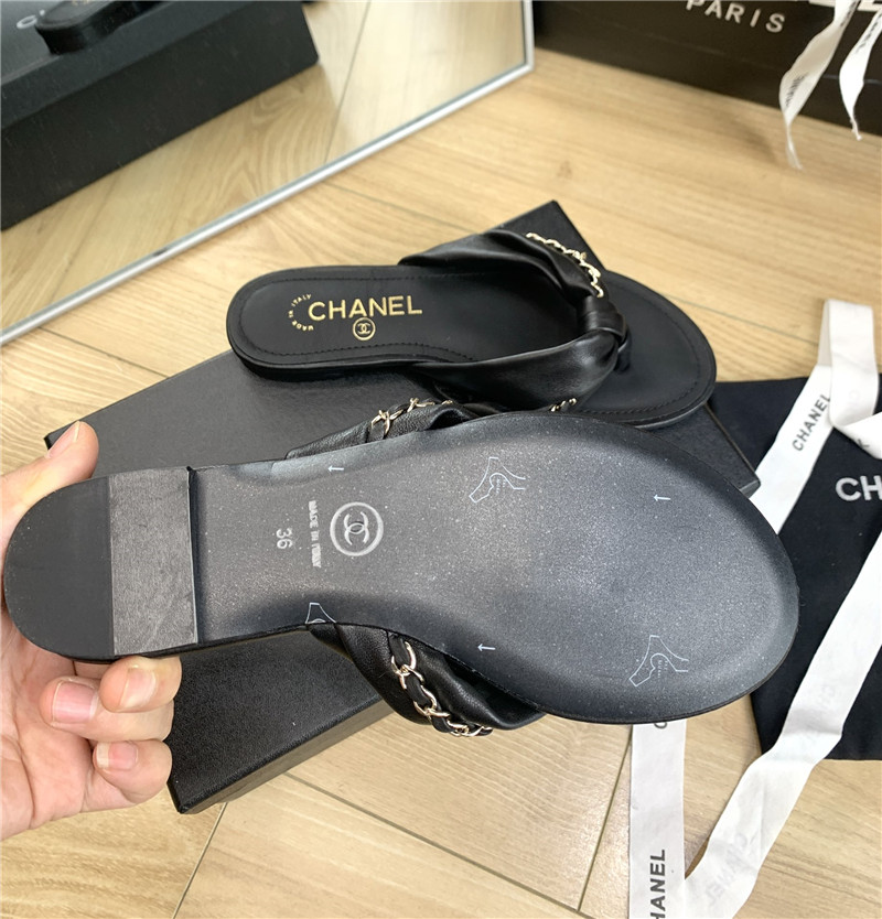 Ch**el flat chain slippers