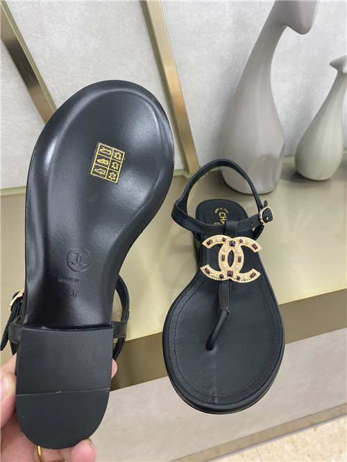 Ch**el flat sandals
