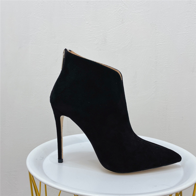 J1m*y Ch00 Pearl Heels Dupe pointed toe heeled booties