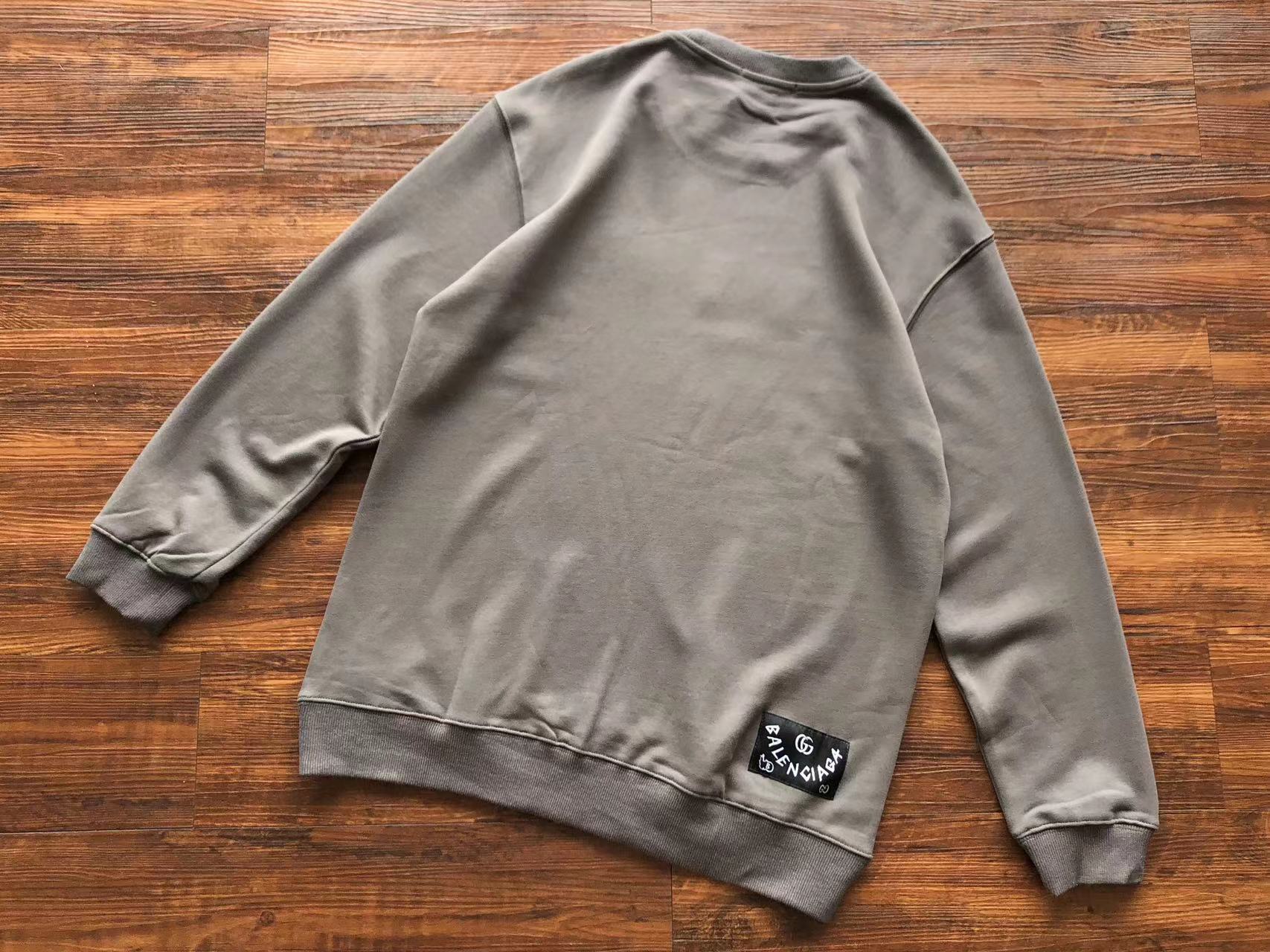 Gvc*1 x Ba1en*iaga Sweatshirt