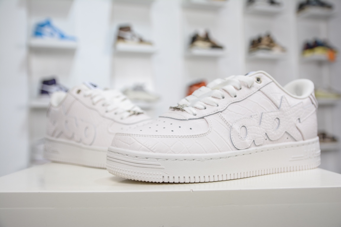 A Bathing Ape Bapesta x OVO