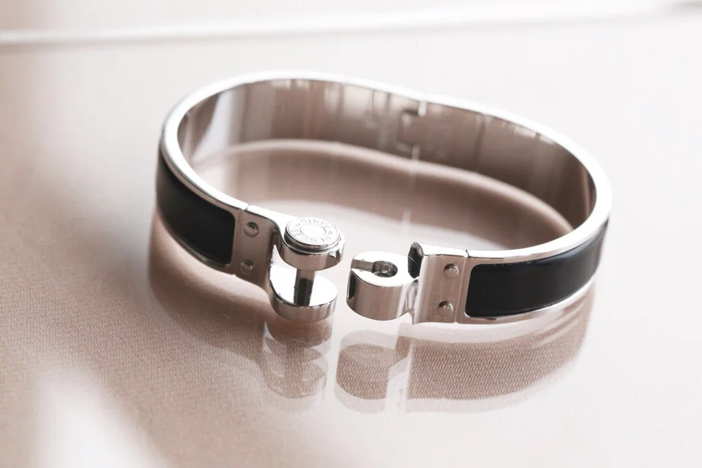 H**me5 bracelet