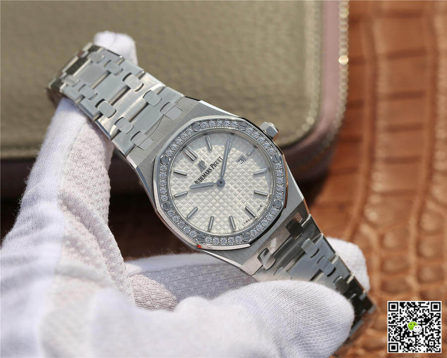 Replica Audemars P1g*et Royal Oak 67650 1:1 Best Edition JF Factory D1am0nd Bezel
