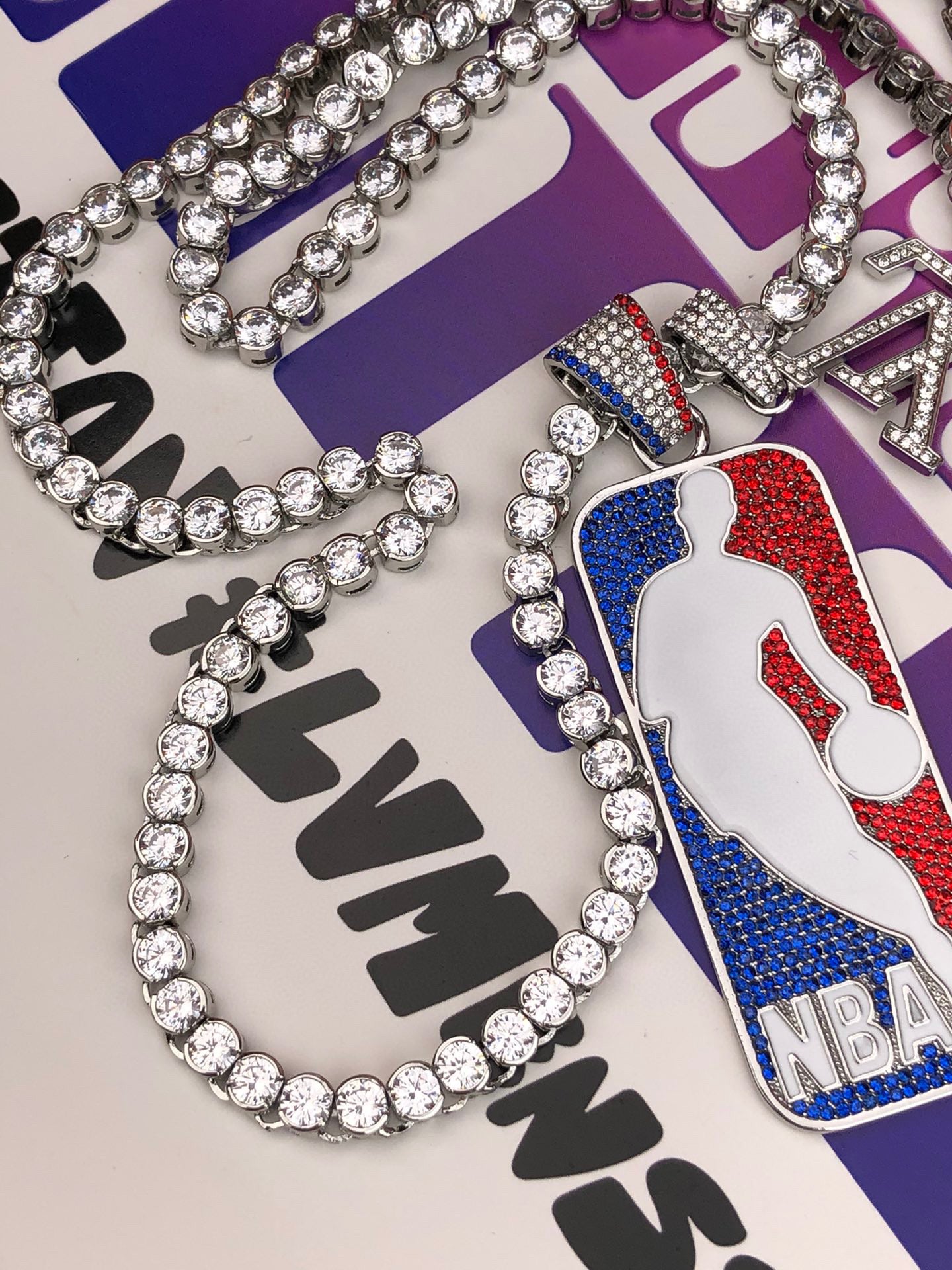 L0vis Vvtt0n x NBA Necklace