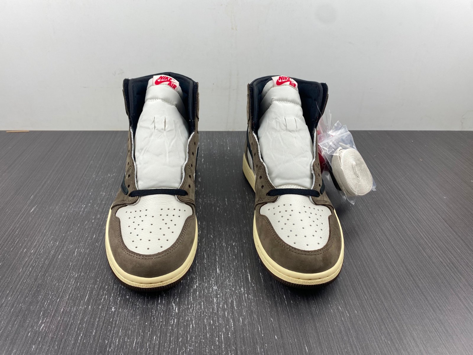 Jordan 1 Retro High Travis Scott Mocha Extended size 14
