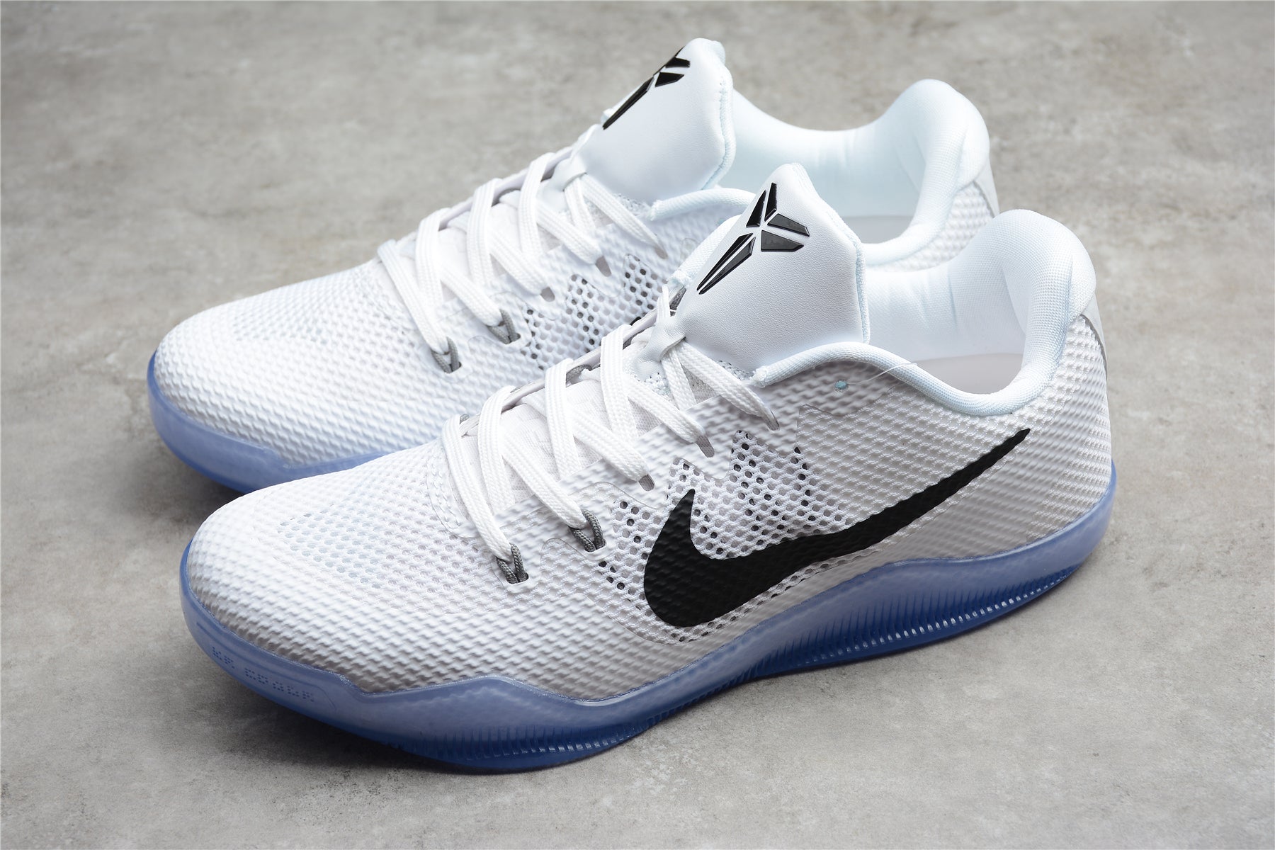 NIKE KOBE 11 x TEAM BANK WHITE