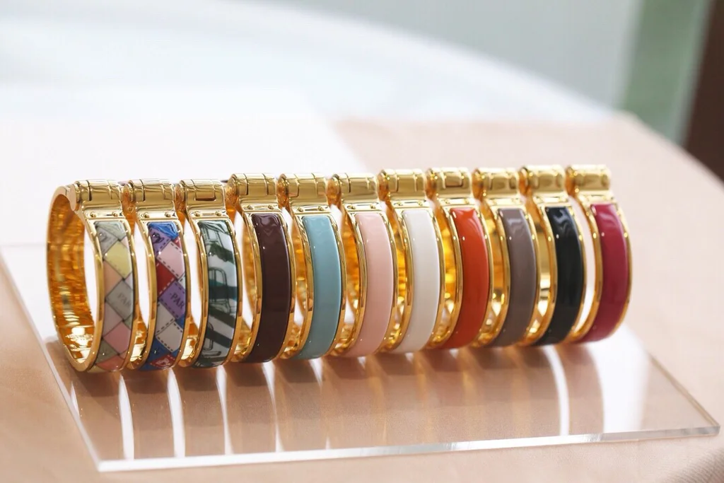H**me5 bracelet