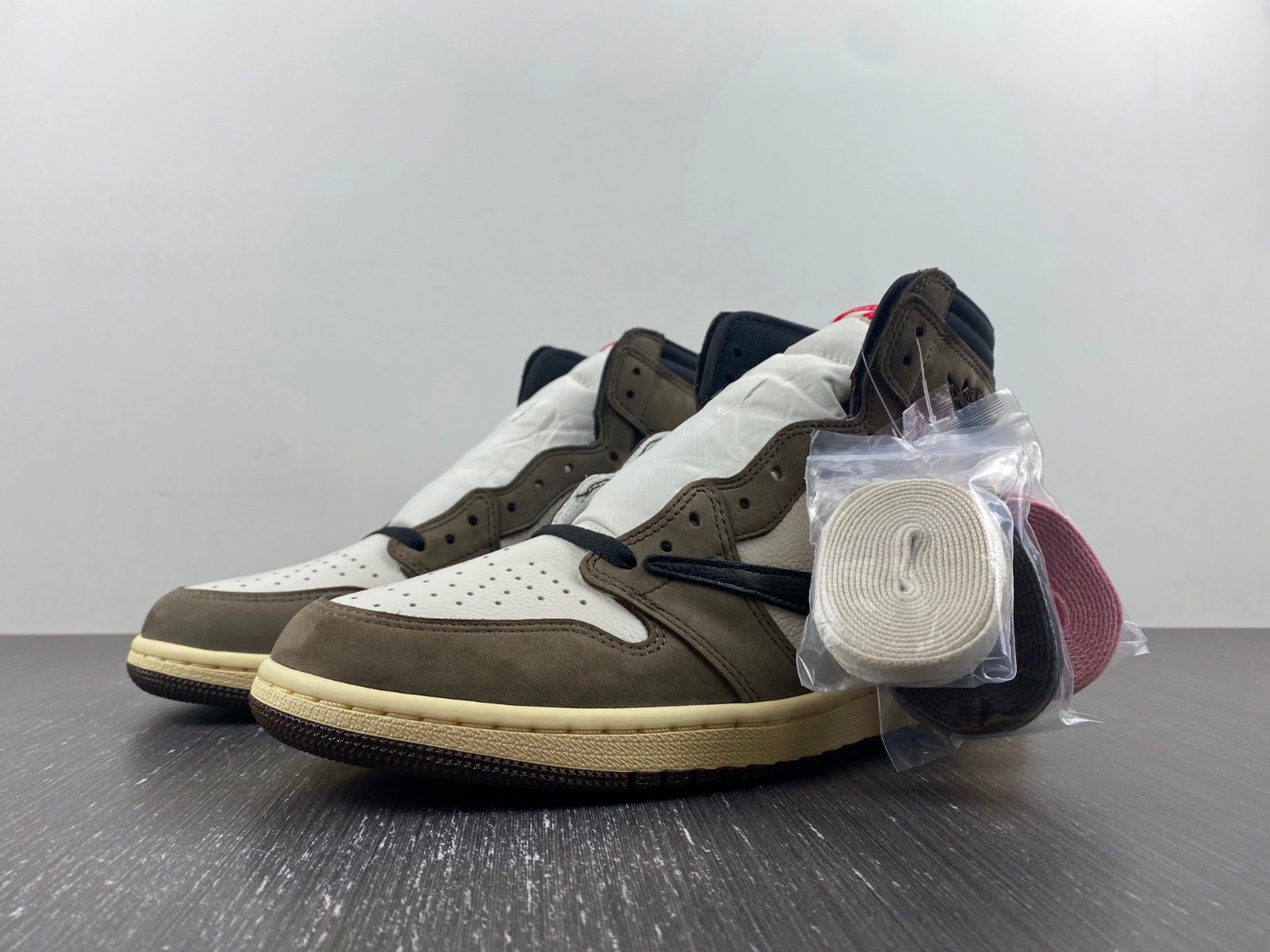 Jordan 1 Retro High Travis Scott Mocha Extended size 14