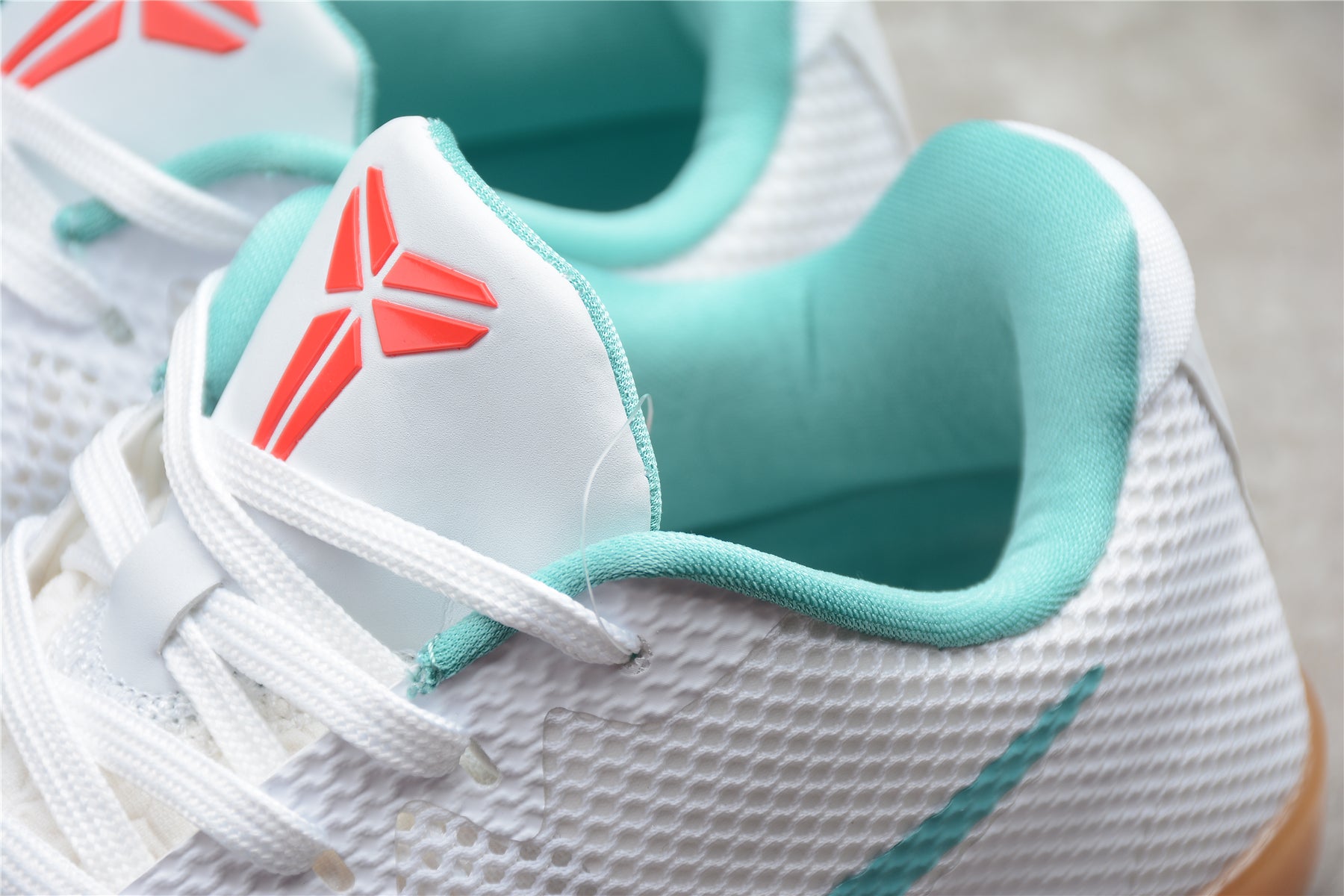 NIKE KOBE 11 EM LOW x SUMMER PACK