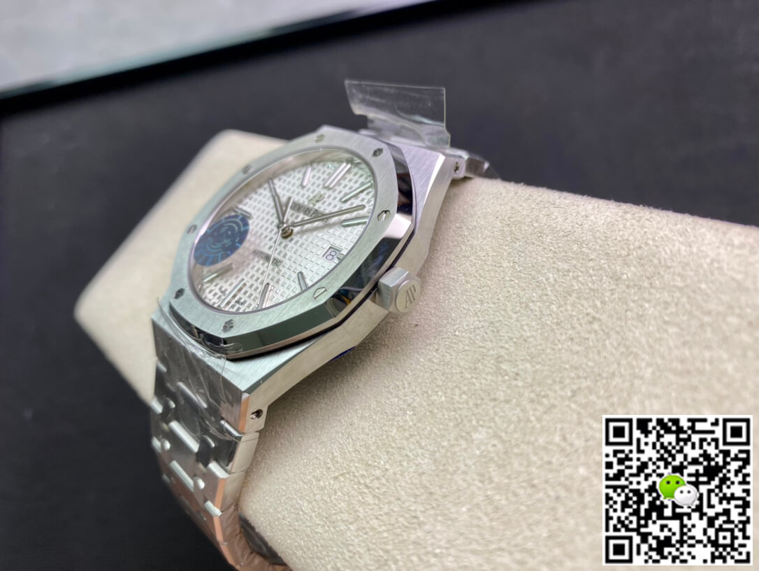 Replica Audemars P1g*et Royal Oak 15400ST.OO.1220ST.02 1:1 Best Edition APS Factory White Dial