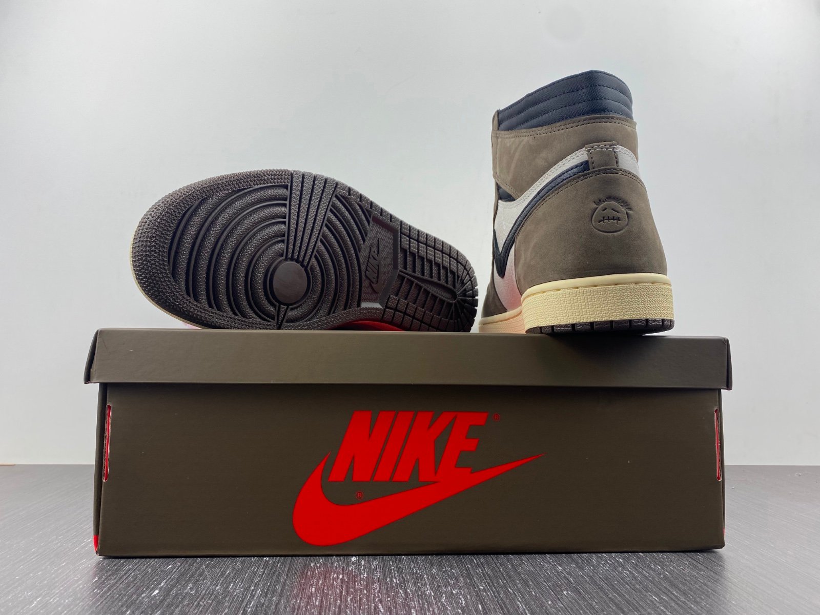 Jordan 1 Retro High Travis Scott Mocha Extended size 14