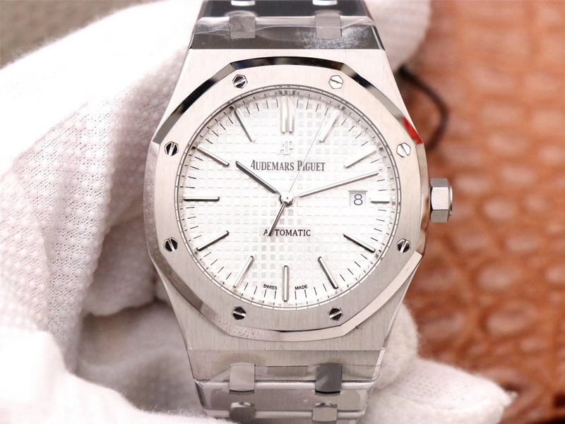 Replica Audemars P1g*et Royal Oak 15400ST.OO.1220ST.02 1:1 Best Edition ZF Factory White Dial Swiss ETA3120