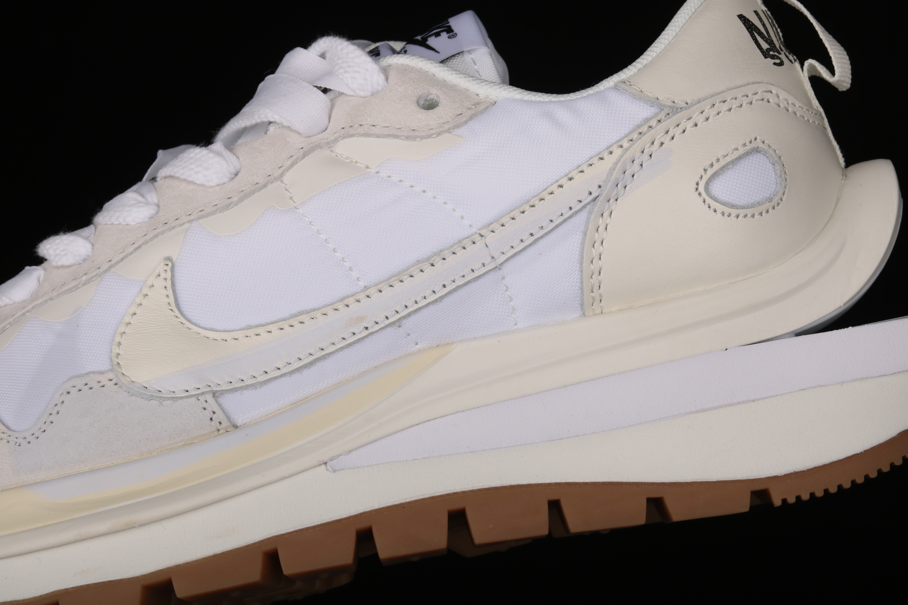 Nike Vaporwaffle, Sacai Sail Gum