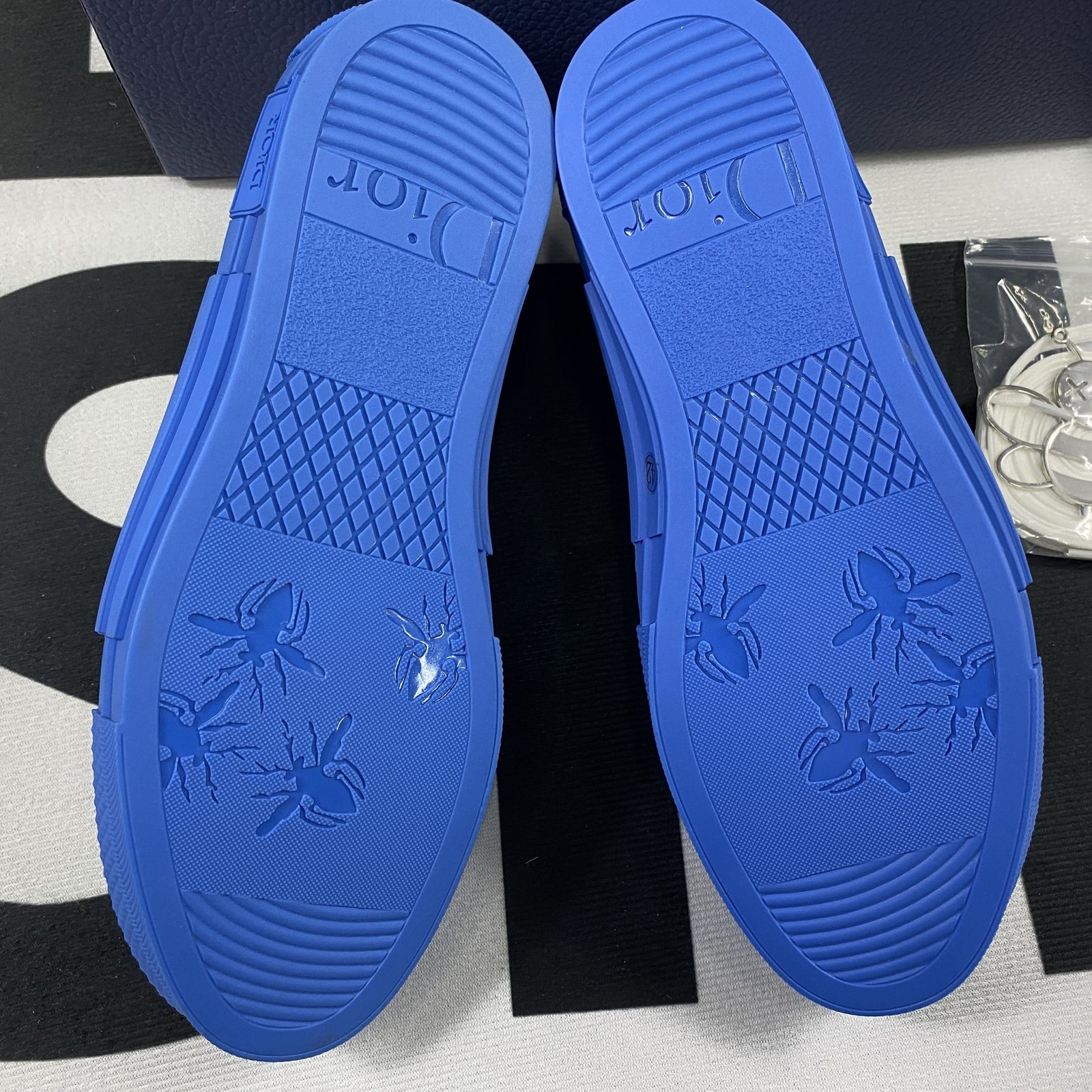 D10r B23 High Top Sneaker 5