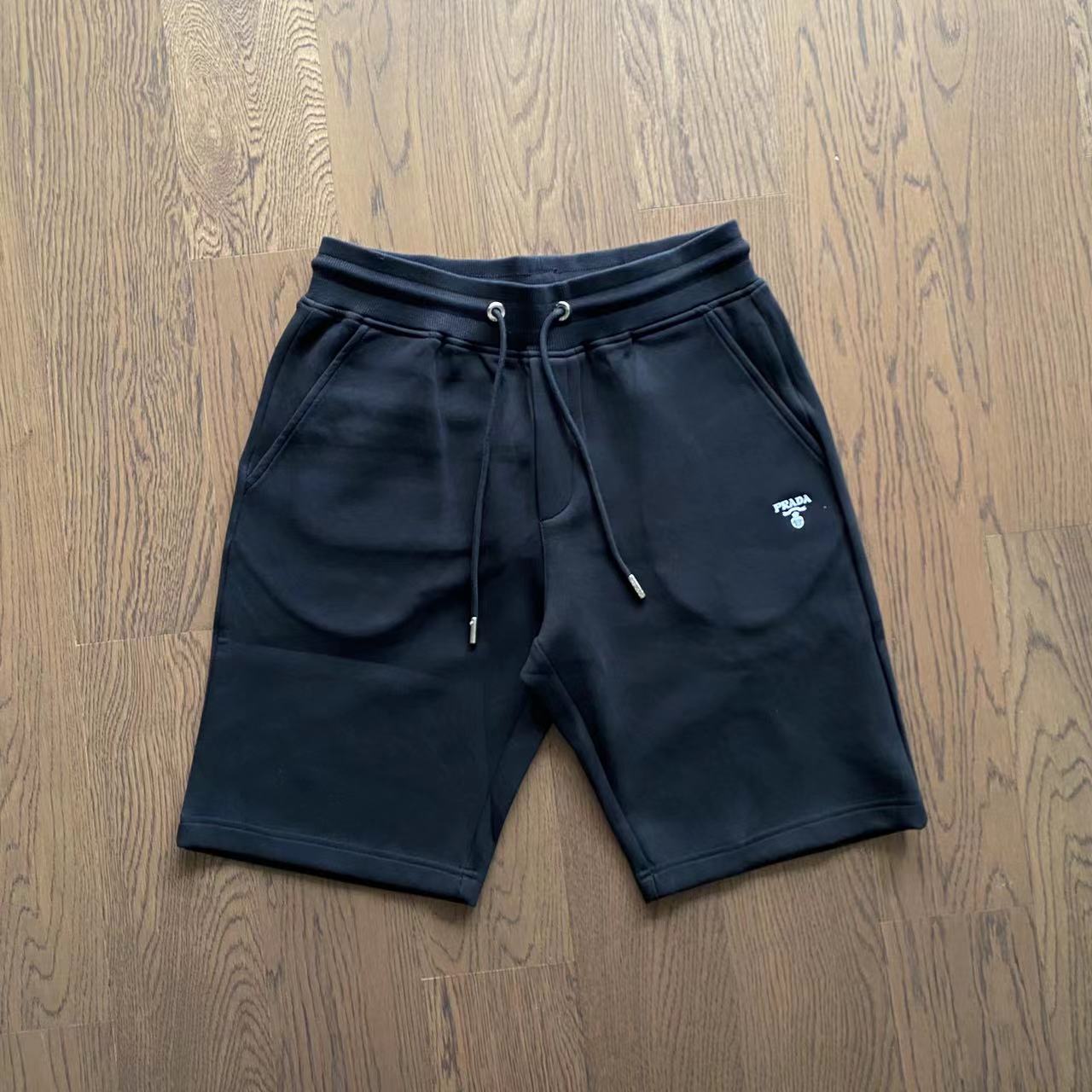Pra*a Shorts