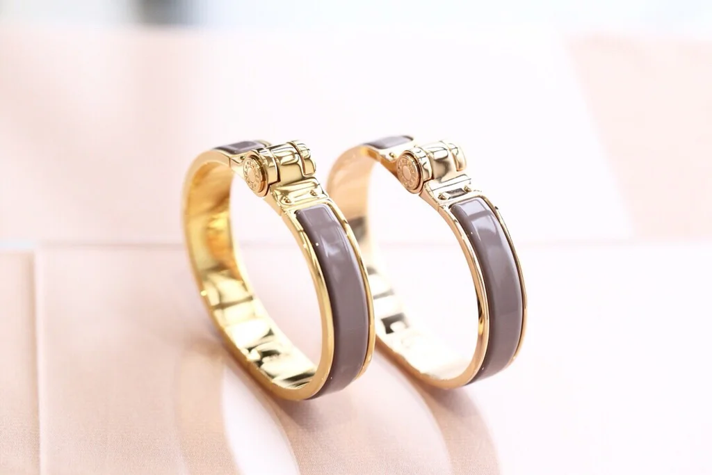 H**me5 bracelet