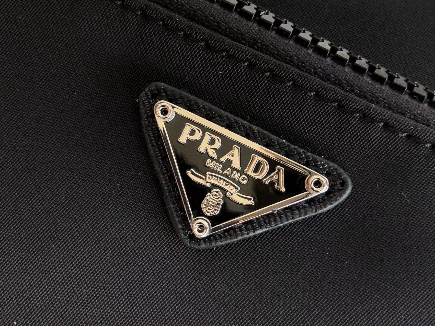 Pra*a Bag Dupe