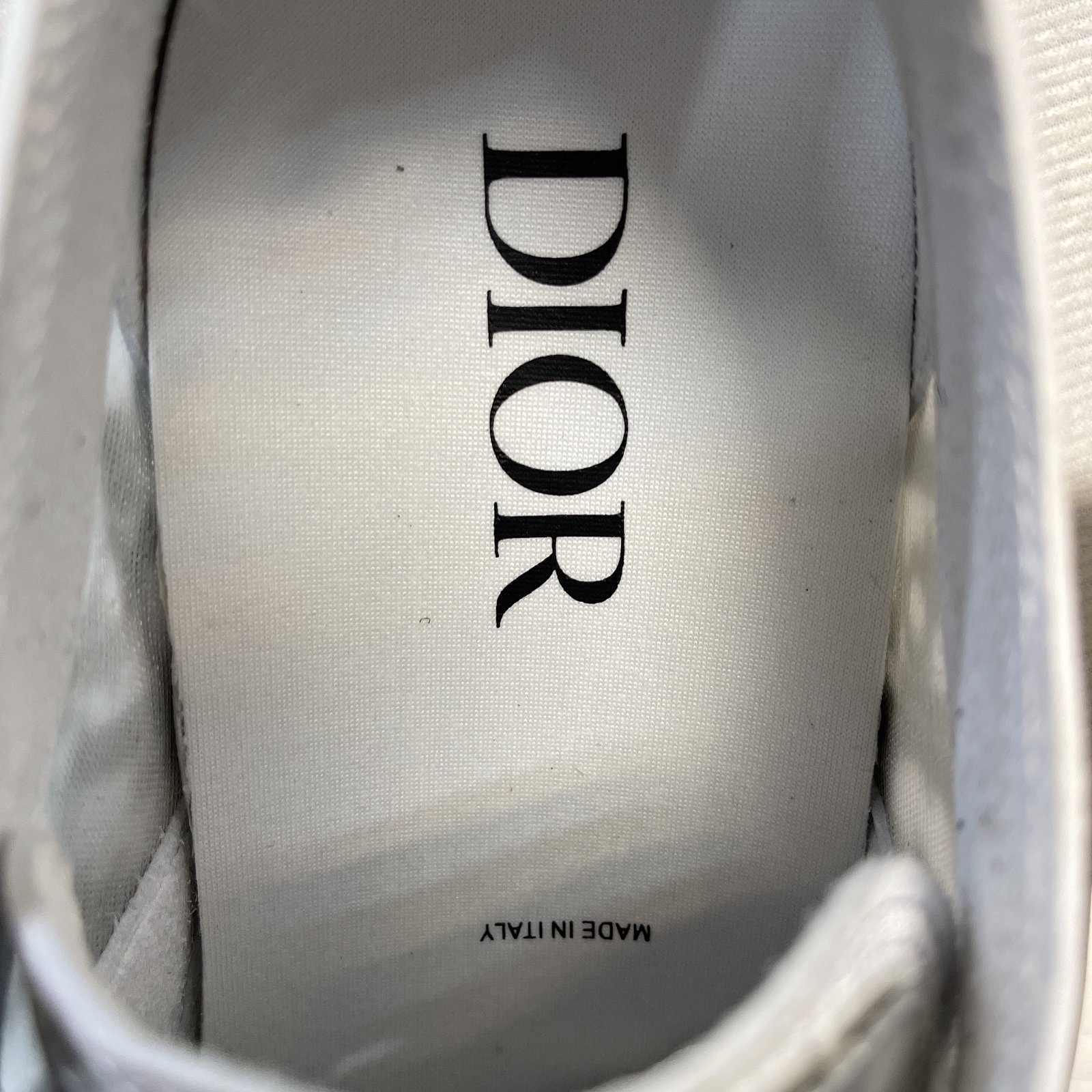 D10r B23 High Top Sneaker 11