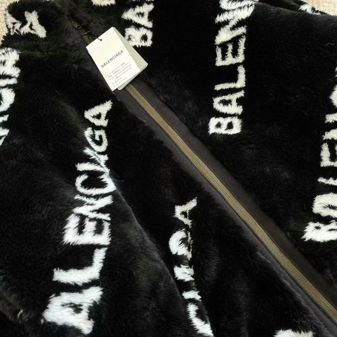Ba1en*iaga Reversible Jacket