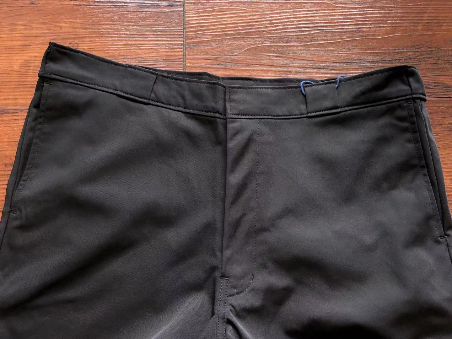 Pra*a Pants