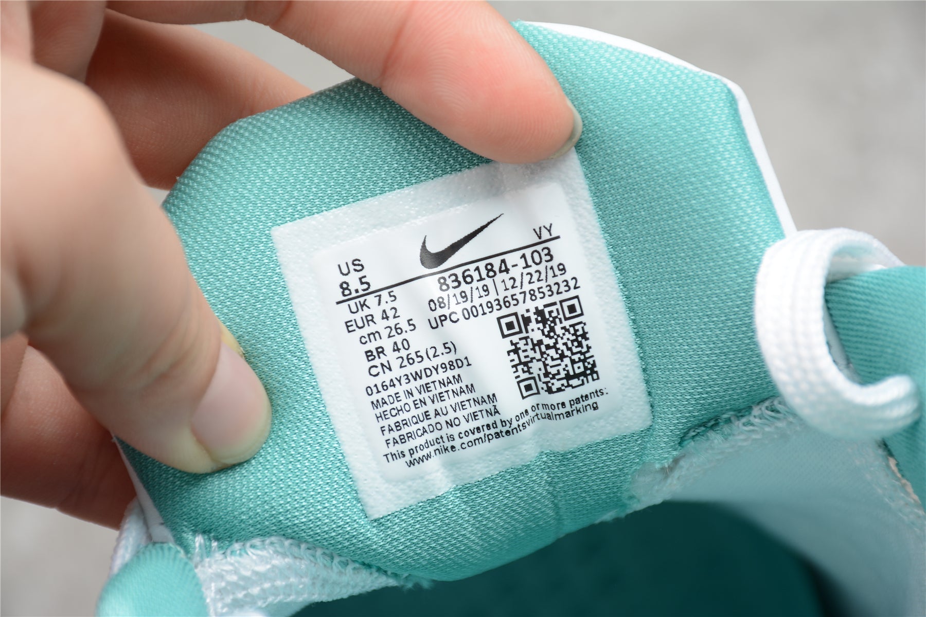 NIKE KOBE 11 EM LOW x SUMMER PACK