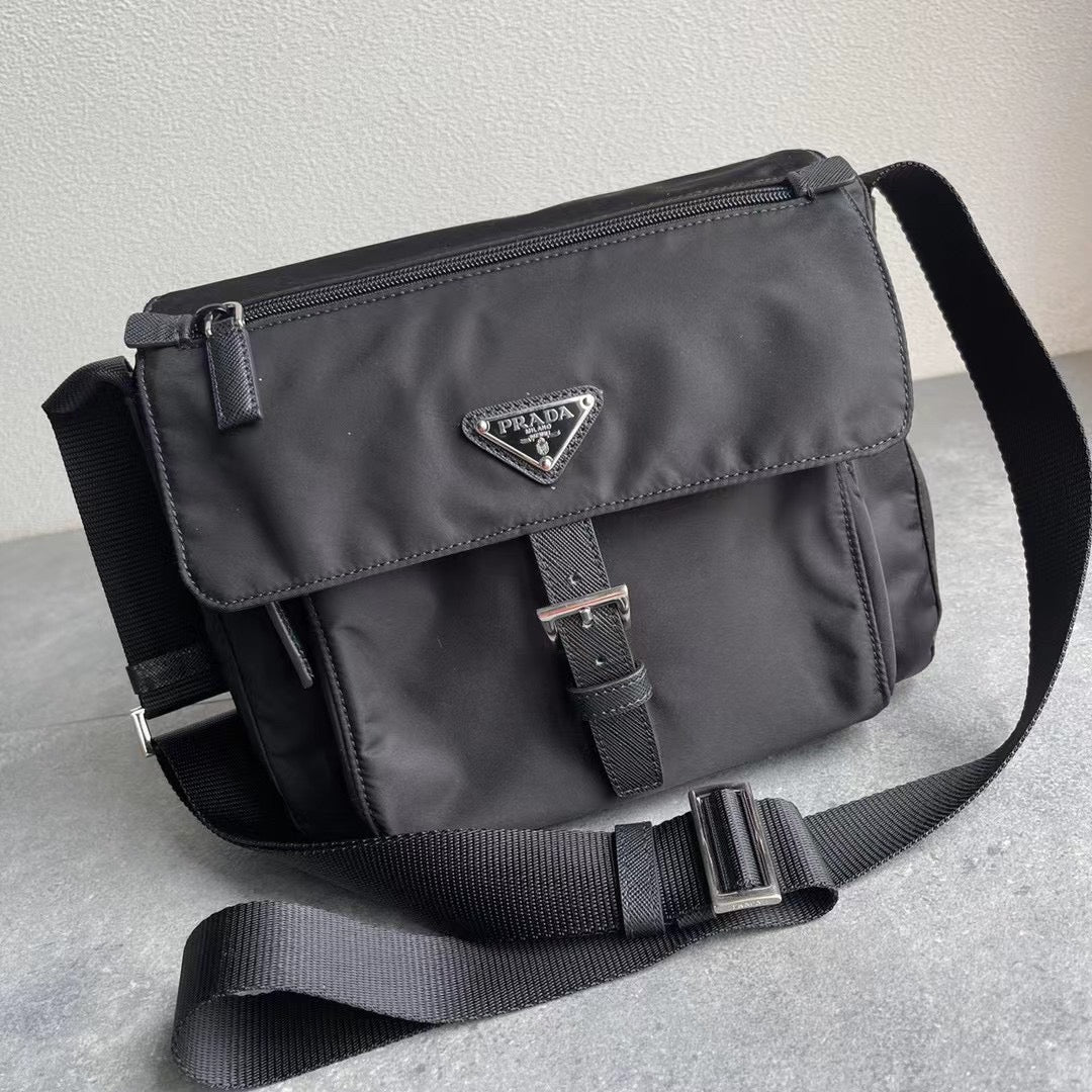 Pra*a Bag Dupe