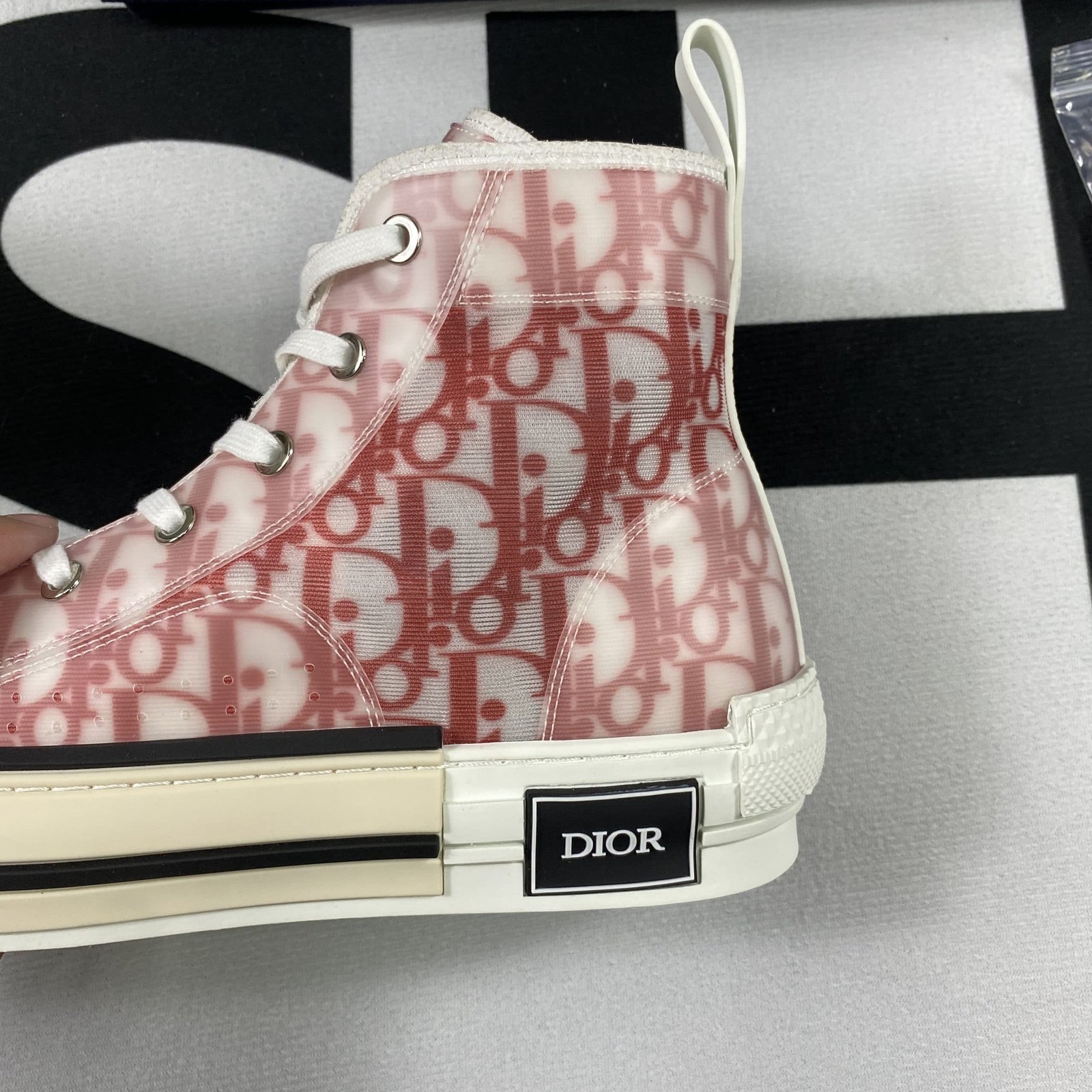 D10r B23 High Top Sneaker 13