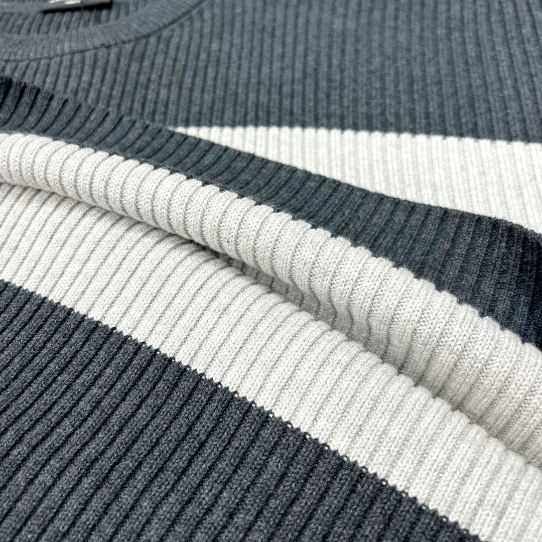 Ba1en*iaga Sweater