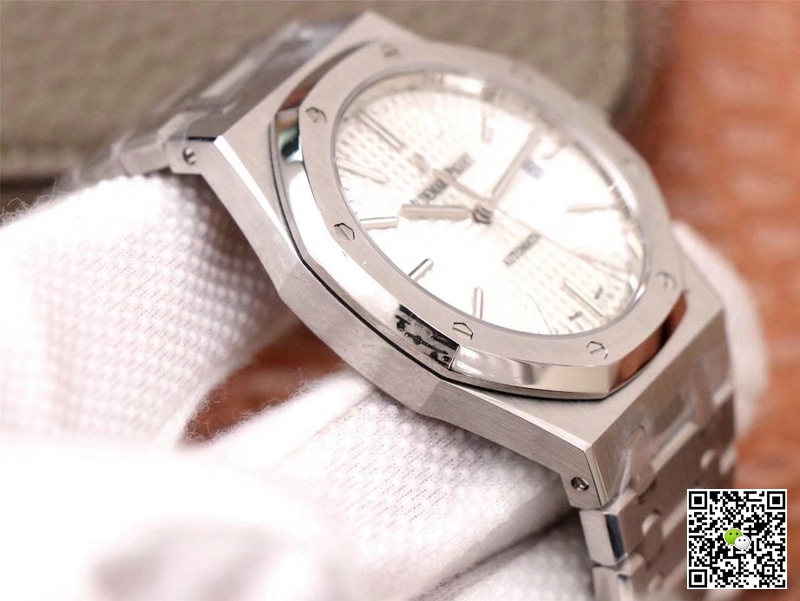 Replica Audemars P1g*et Royal Oak 15400ST.OO.1220ST.02 1:1 Best Edition ZF Factory White Dial Swiss ETA3120