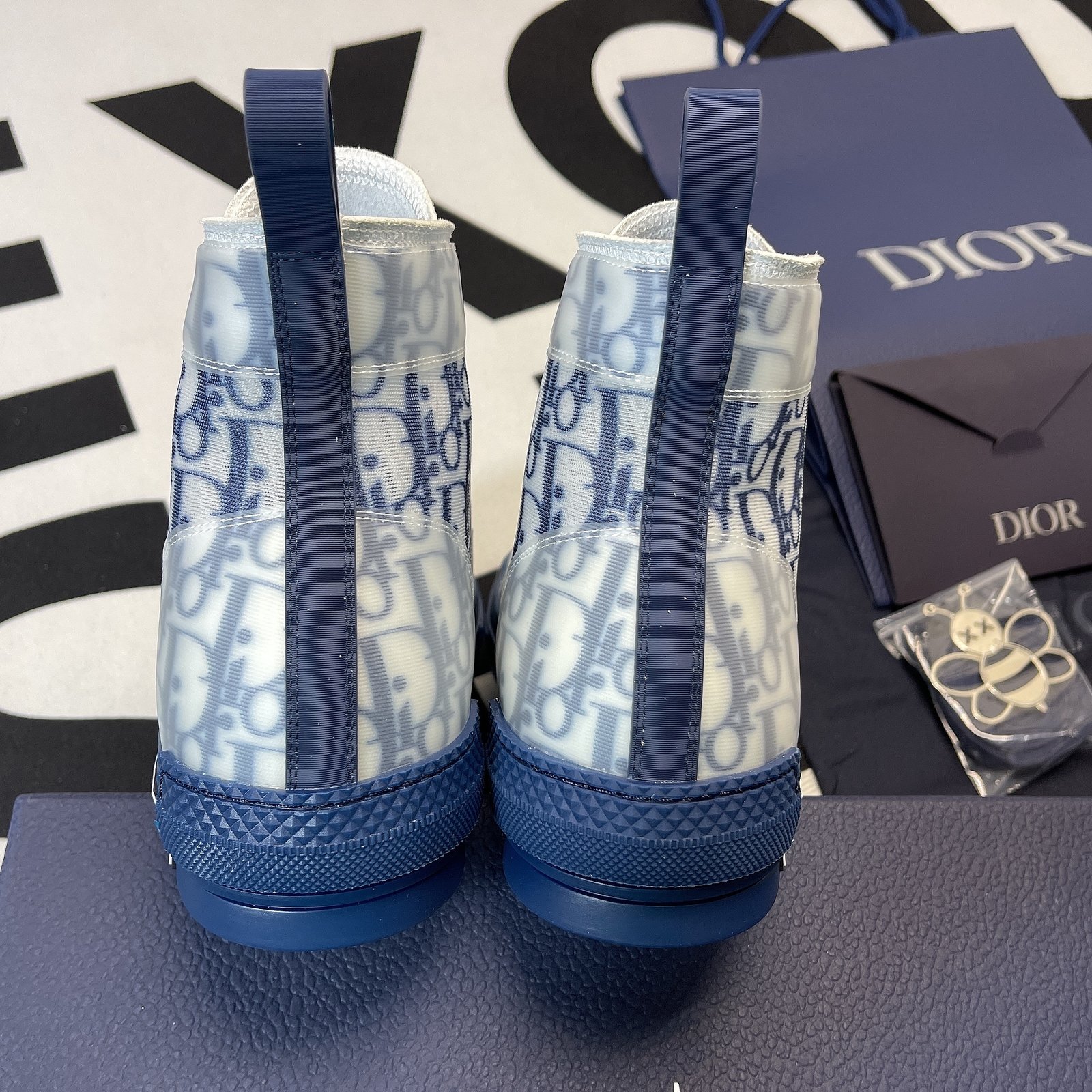 D10r B23 High Top Sneaker 25