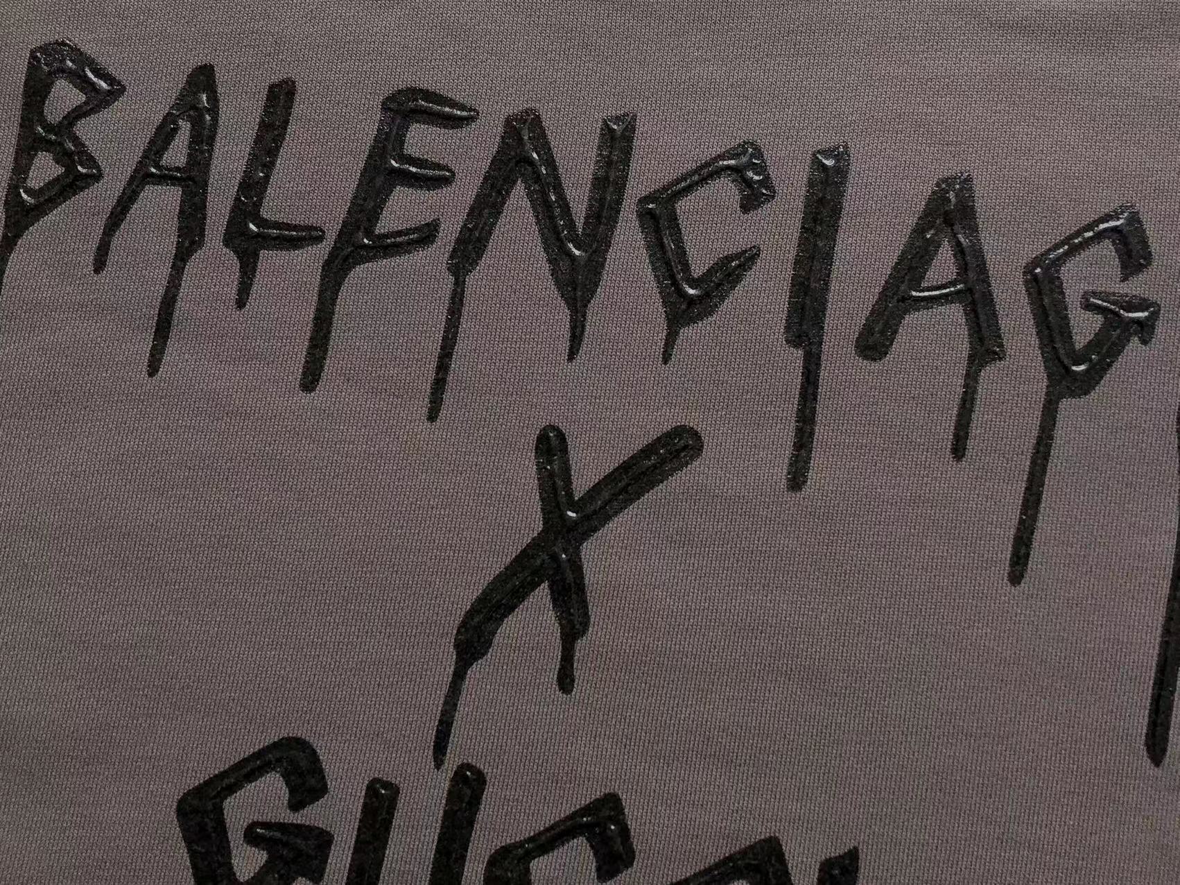 Gvc*1 x Ba1en*iaga Sweatshirt
