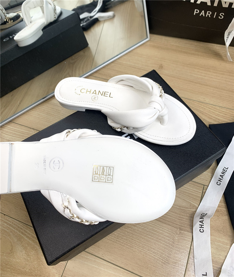 Ch**el flat chain slippers