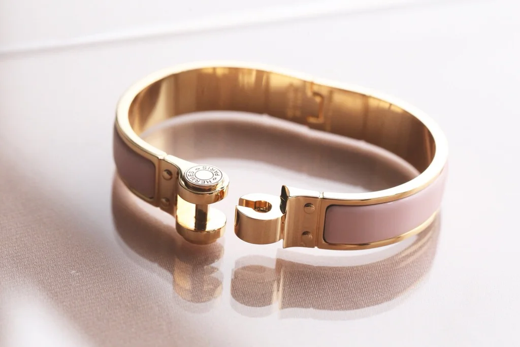 H**me5 bracelet