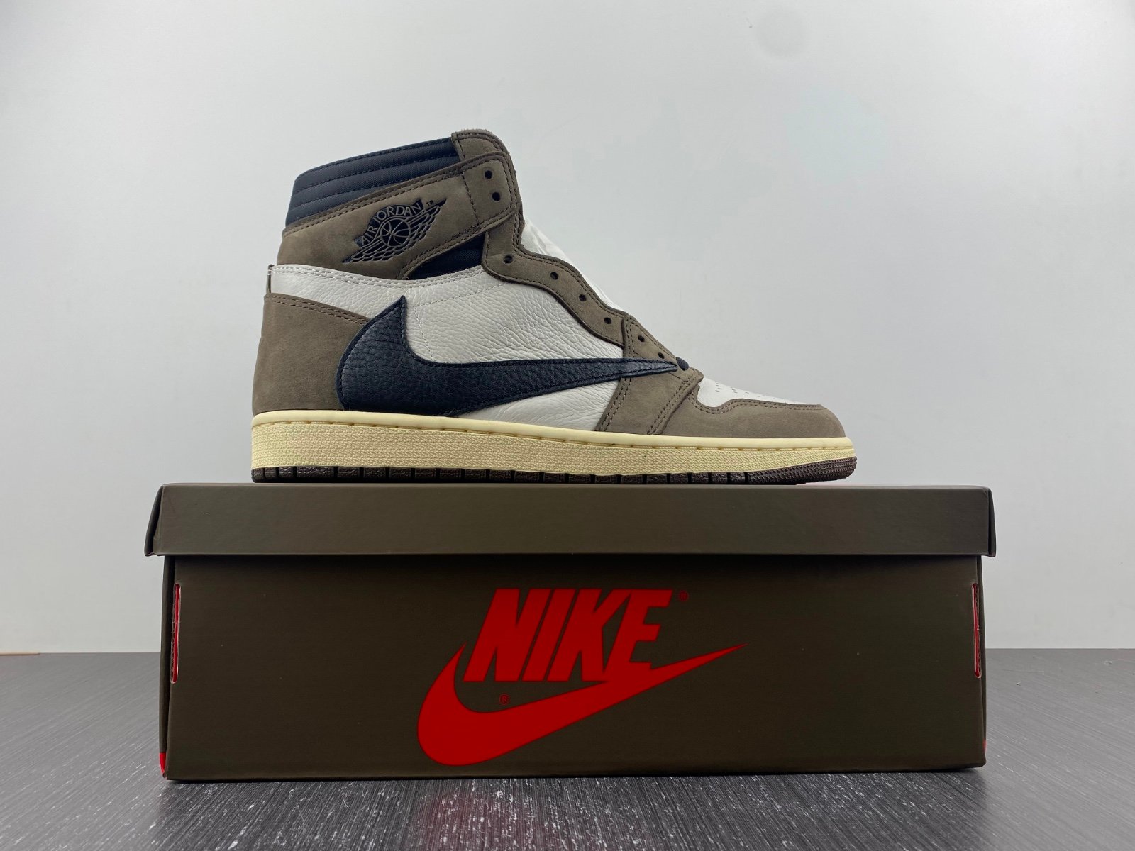 Jordan 1 Retro High Travis Scott Mocha Extended size 14