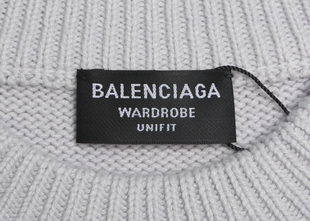 Ba1en*iaga Sweater