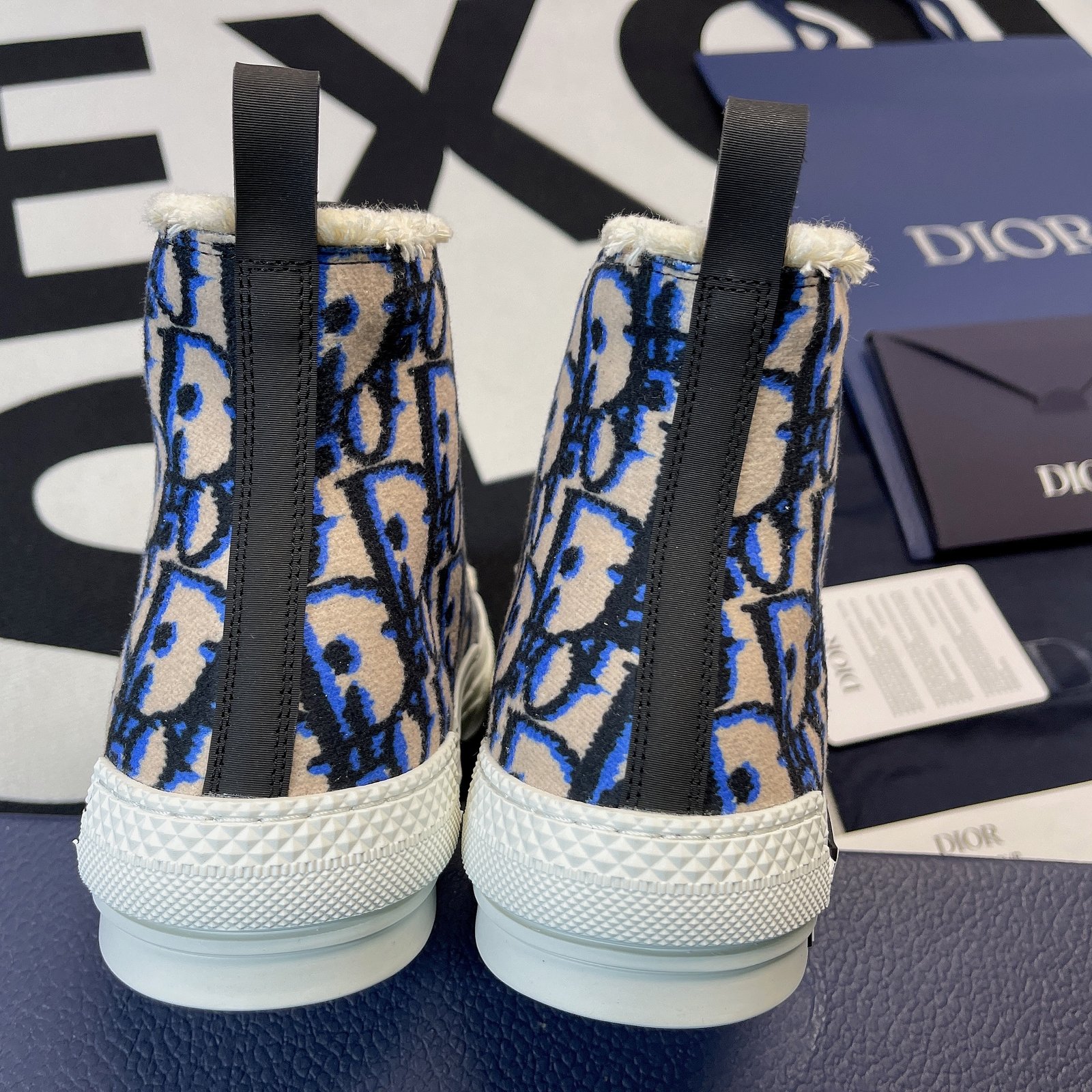 D10r B23 High Top Sneaker 23