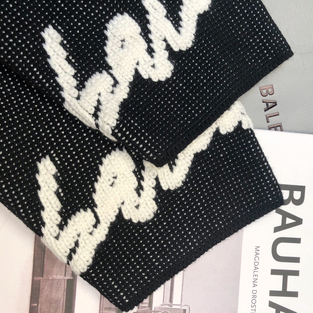 Ba1en*iaga Sweater