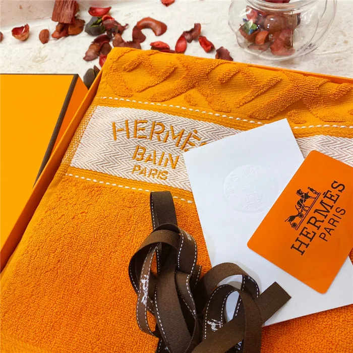 H**me5 Bath towel