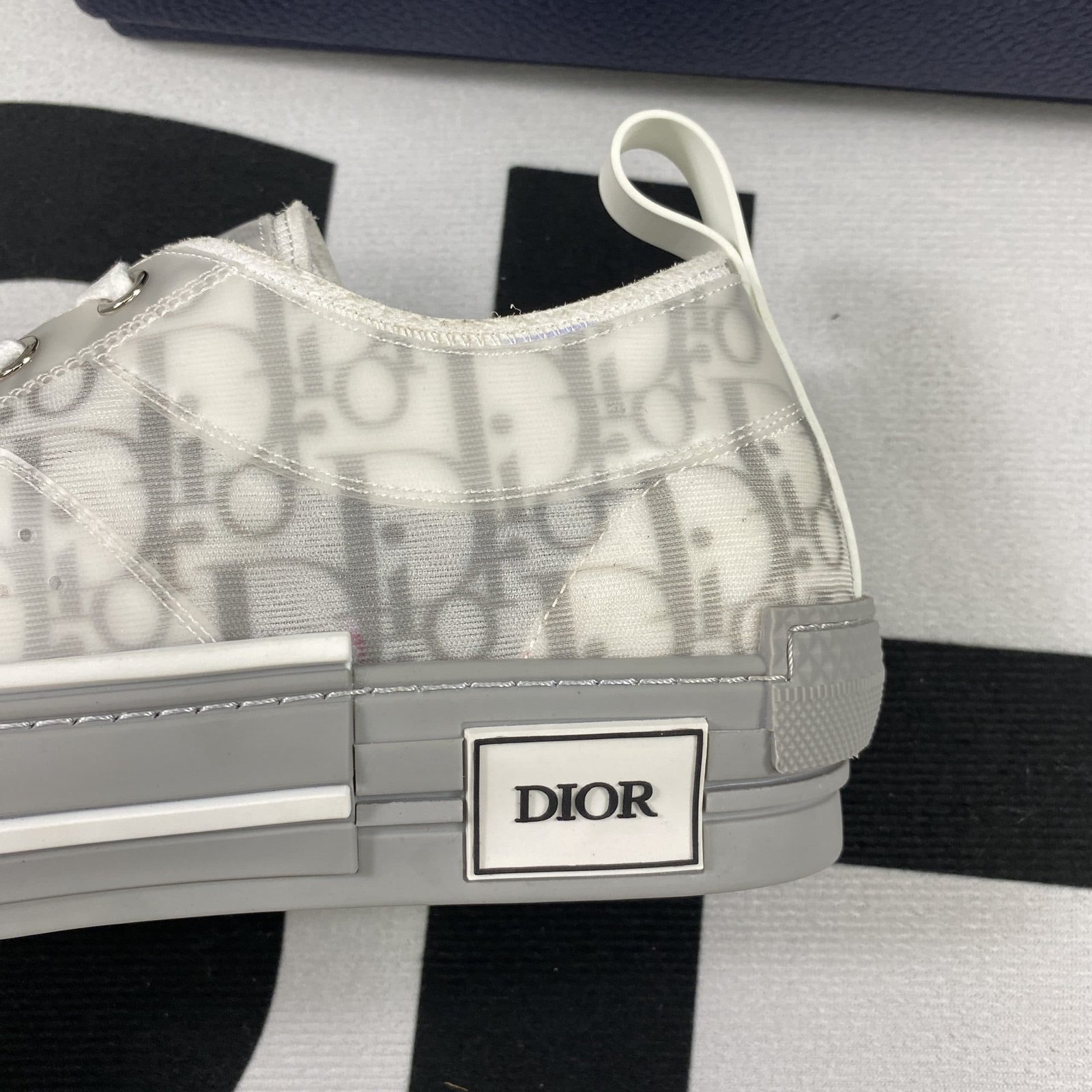 D10r B23 High Top Sneaker 4