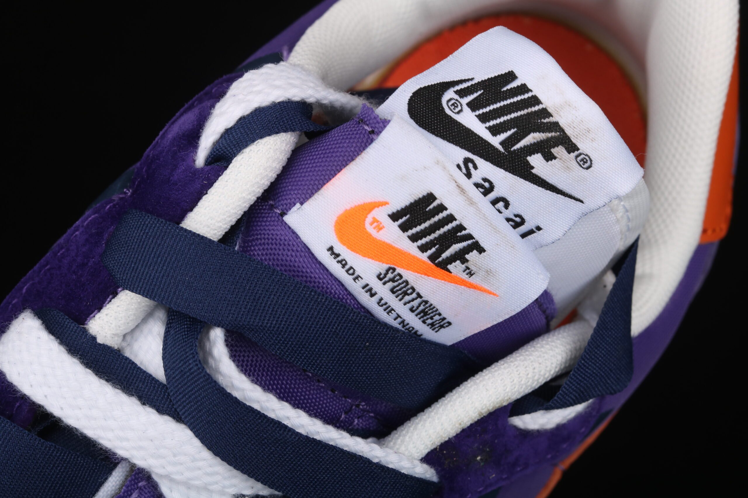 Nike Vaporwaffle, Sacai Dark Iris