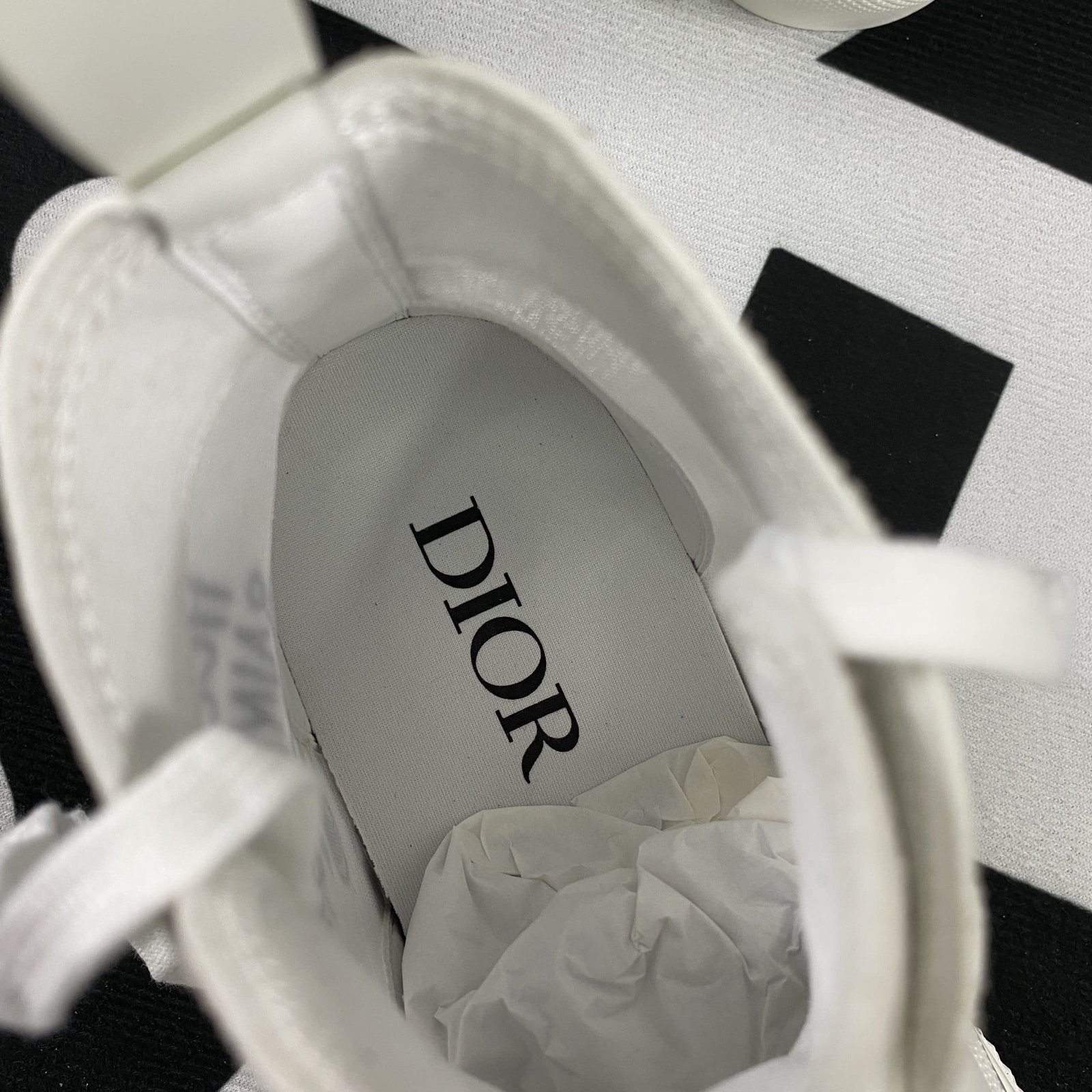 D10r B23 High Top Sneaker 17