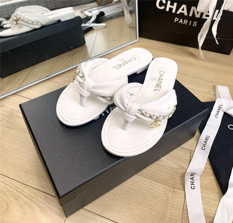 Ch**el flat chain slippers