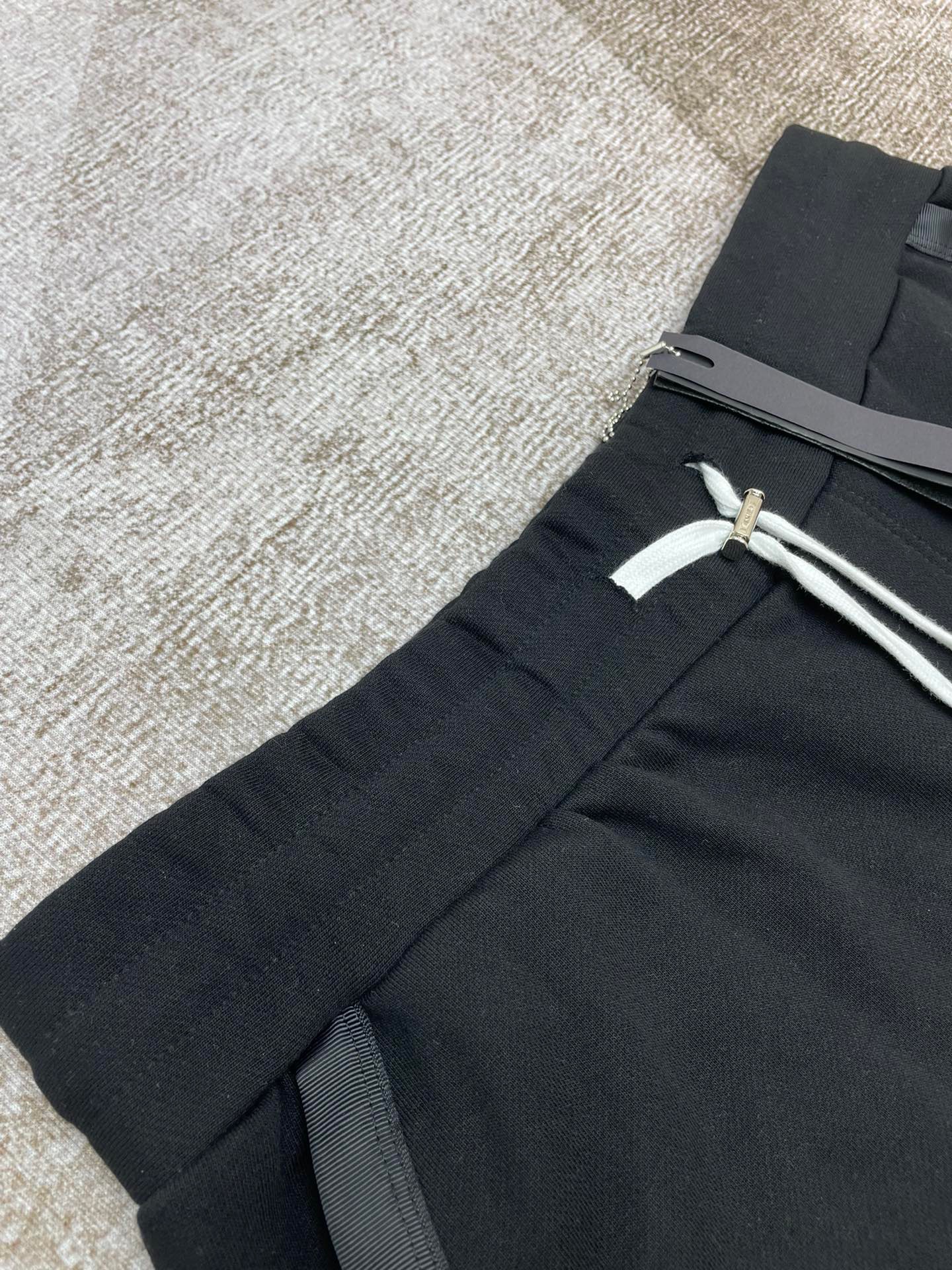 1:1 quality version Small letter hem destruction shorts