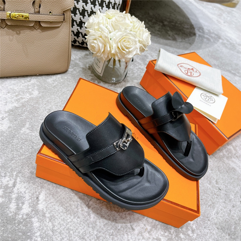 H**me5 kelly buckle slippers
