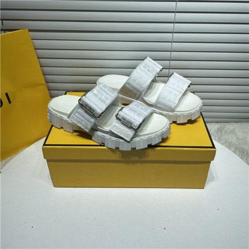 F**di ff logo sandals