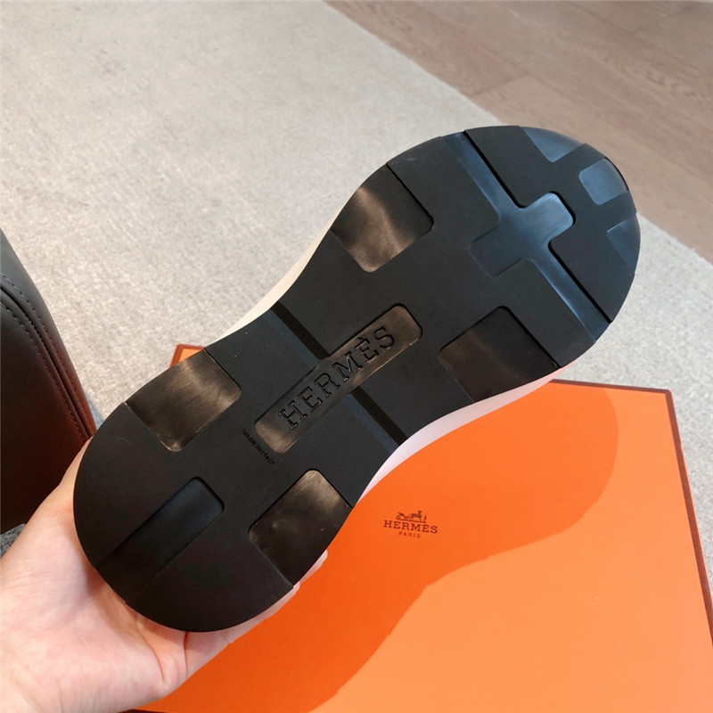 H**me5 new sneakers