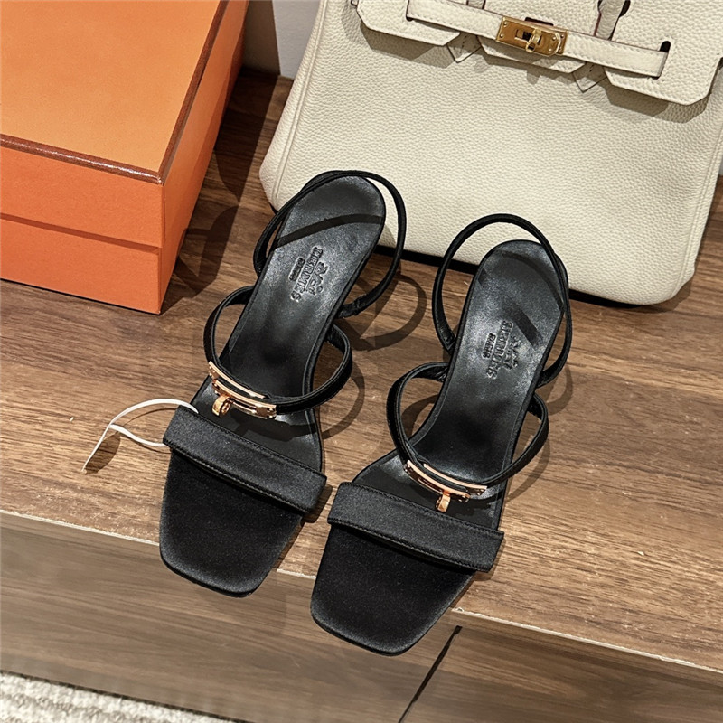 H**me5 Glamor sandals