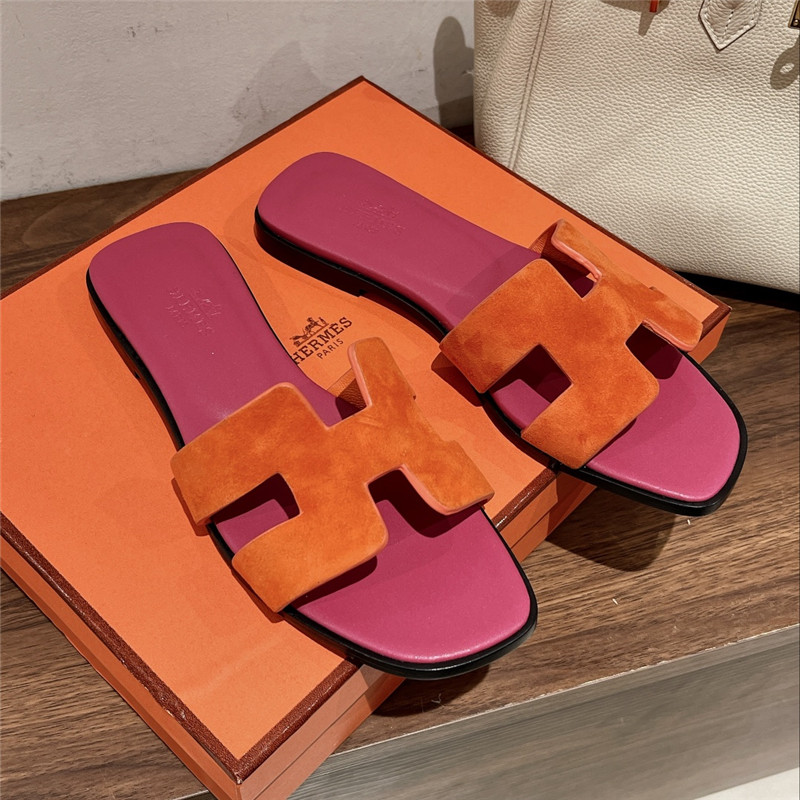 H**me5 H buckle slippers