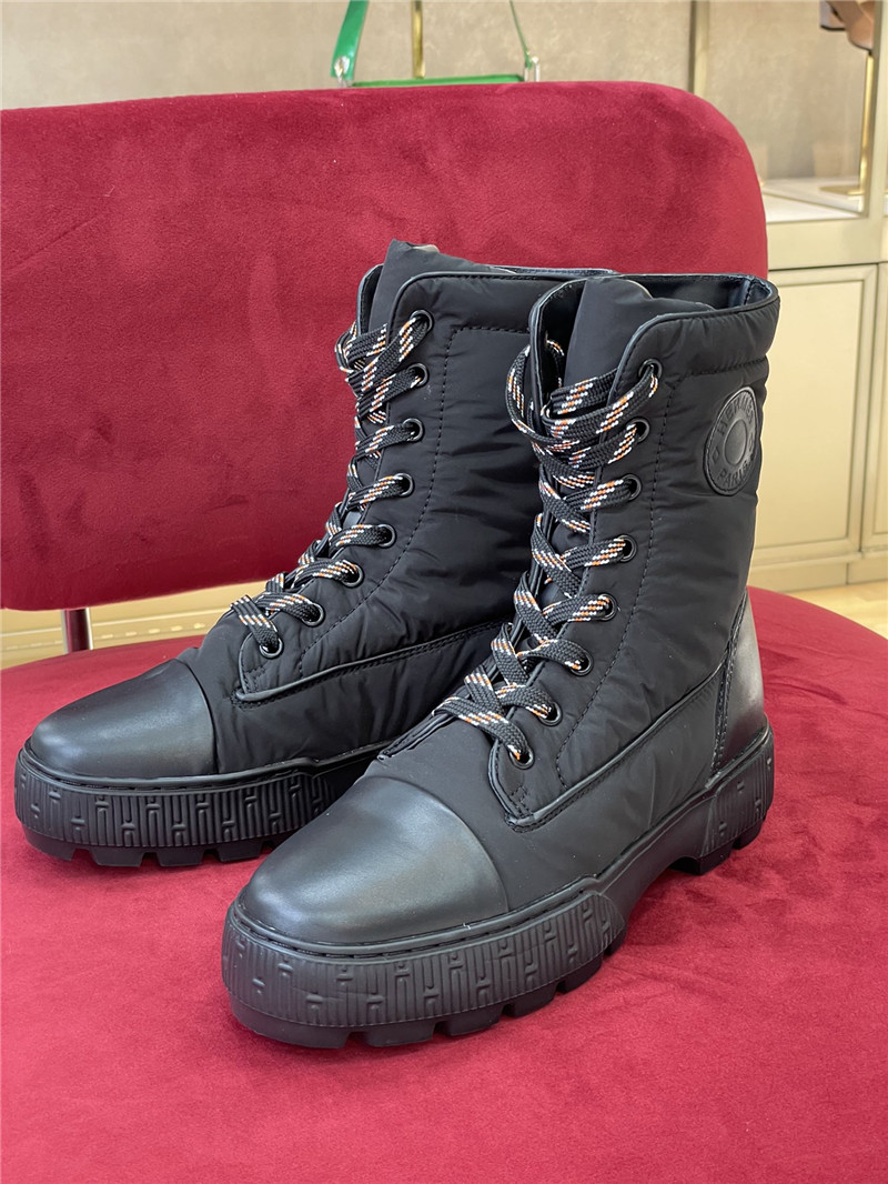 H**me5 down sports ankle boots