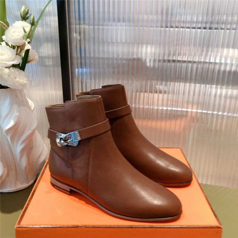 H**me5 kelly buckle ankle boots